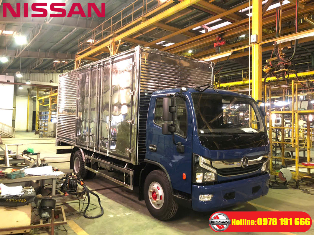Ngoại Thất Xe Tải Đồng Vàng NS700 Thùng Kín